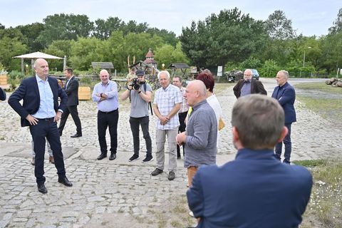 Ministerpräsident Dr. Dietmar Woidke zu Besuch im Gut Hobrechtsfelde. Foto: Landkreis Barnim/Bachmann